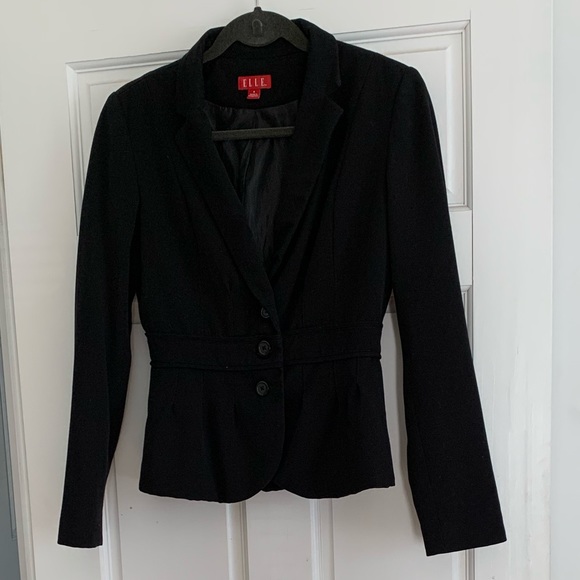 Elle Blazer - Picture 1 of 3